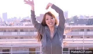 hitomi tanaka gif